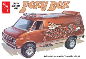 AMT 1975 CHEVY VAN "FOXY BOX" 1:25 SCALE MODEL KIT