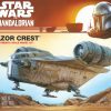 AMT STAR WARS: MANDALORIAN RAZOR CREST 1:72 SCALE MODEL KIT