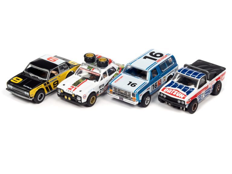 AUTO WORLD XTRACTION RALLY HO SCALE SLOT CARS SET A Round2