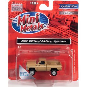 CLASSIC METAL WORKS 1975 CHEVY PICKUP 4X4 (LIGHT SADDLE) 1:87 HO SCALE