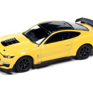Auto World 2021 Ford Mustang Shelby GT500 Carbon Fiber Track Pack 1:64 Diecast