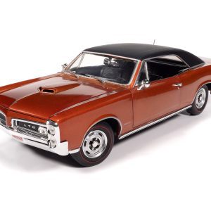 American Muscle 1966 Pontiac GTO Hardtop Hemmings Muscle Machines 1:18 Scale Diecast